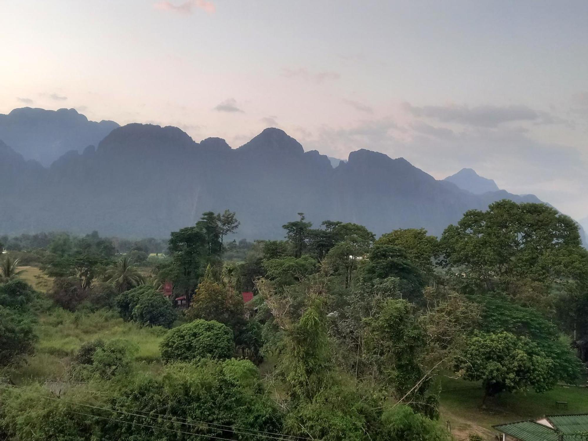 Vang Vieng Th Central Park Hotel Zewnętrze zdjęcie